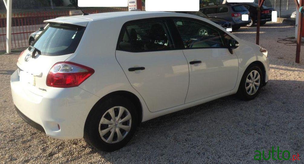 2012' Toyota Auris 1.4 D-4D Active photo #2