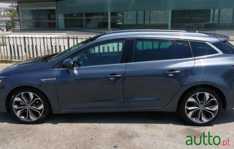 2016' Renault Megane Sport Tourer photo #1