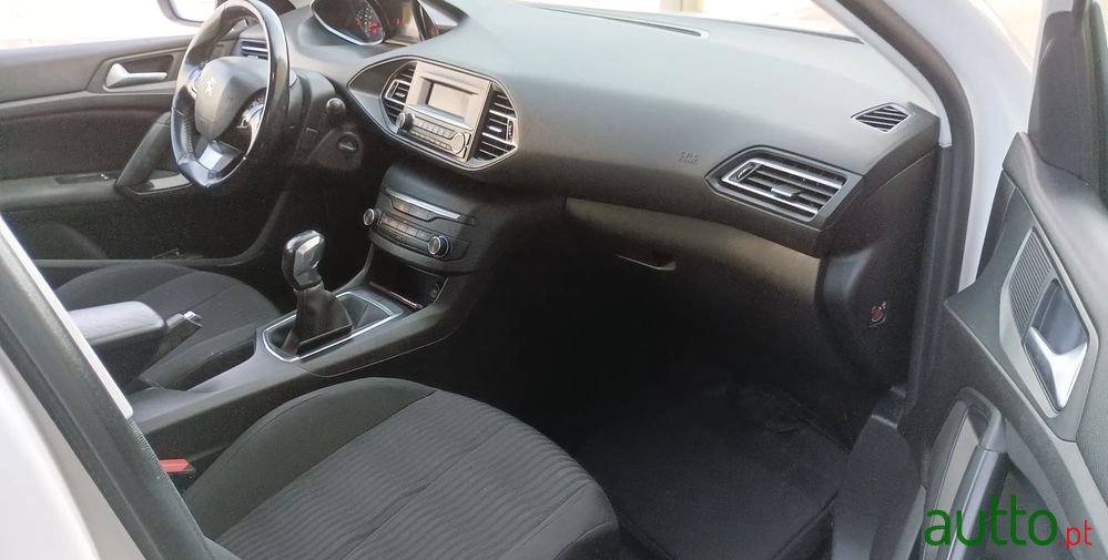 2018' Peugeot 308 Sw photo #6