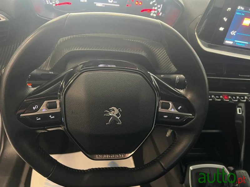 2022' Peugeot 208 photo #5