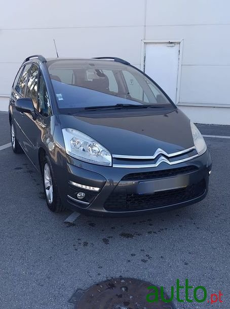 2013' Citroen C4 Grand Picasso photo #1