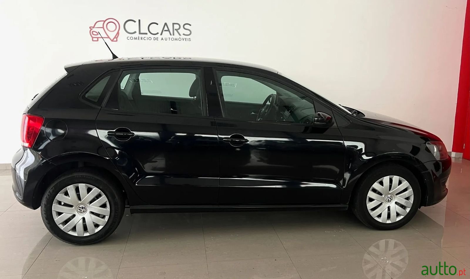 2011' Volkswagen Polo photo #4