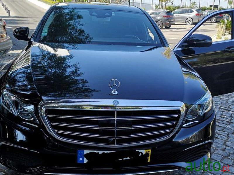 2015' Mercedes-Benz E-220 Executive Pilot photo #2