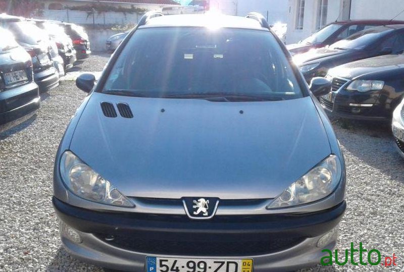 2004' Peugeot 206 Sw photo #2