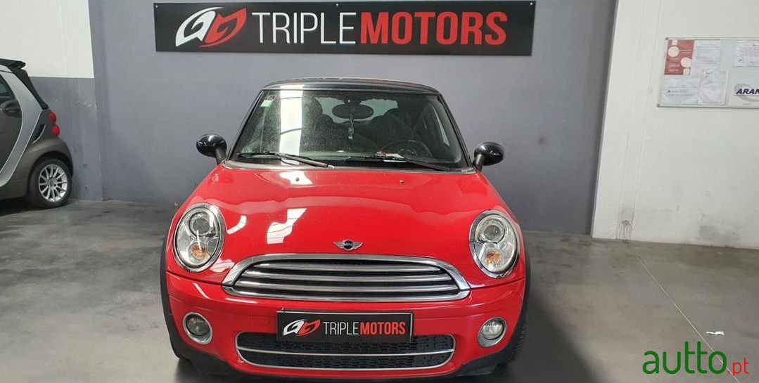 2009' MINI Cooper photo #5