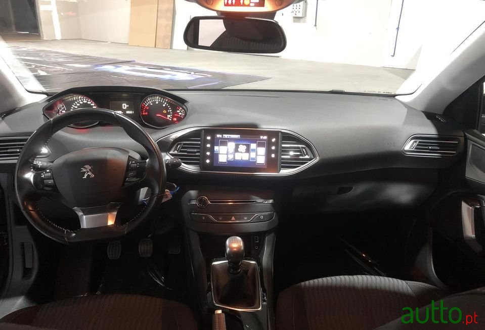 2017' Peugeot 308 Sw photo #5