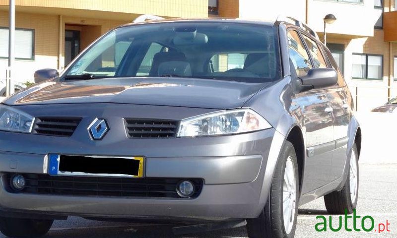 2004' Renault Megane Break photo #1