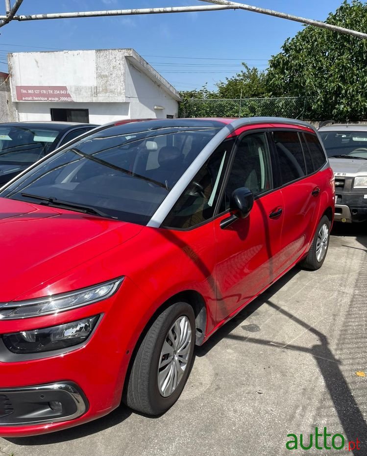 2019' Citroen Grand C4 SpaceTourer photo #3