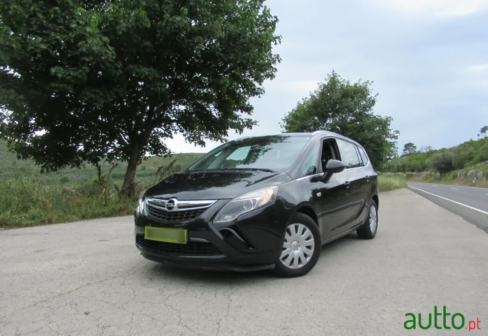 2016' Opel Zafira photo #3