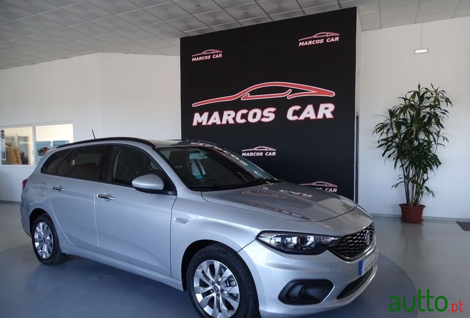 2017' Fiat Tipo Station Wagon photo #1