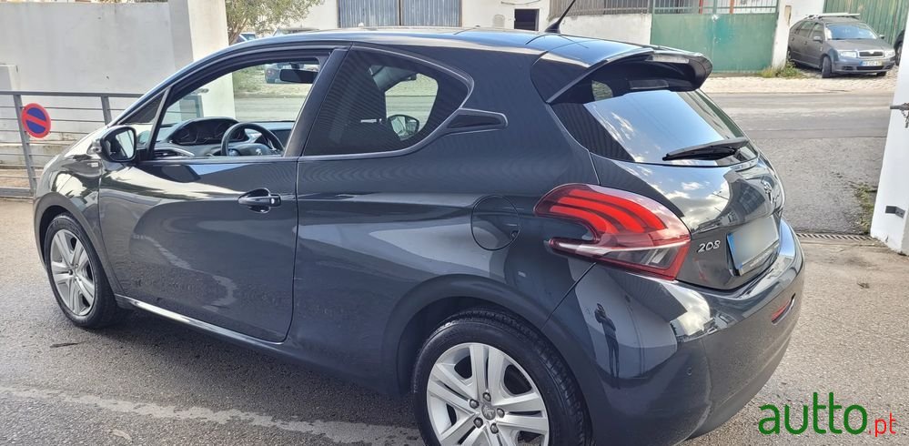 2016' Peugeot 208 1.6 Bluehdi Style photo #3