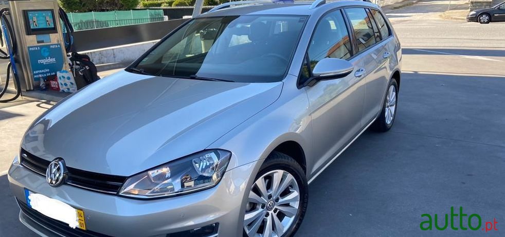 2014' Volkswagen Golf Variant photo #2