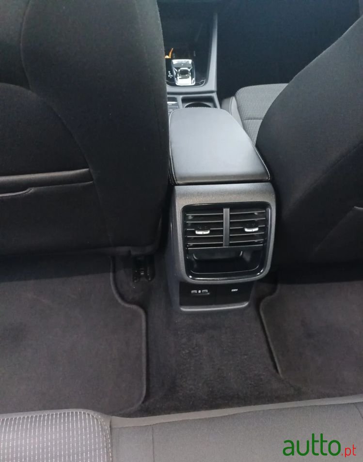 2022' Skoda Octavia Break photo #3