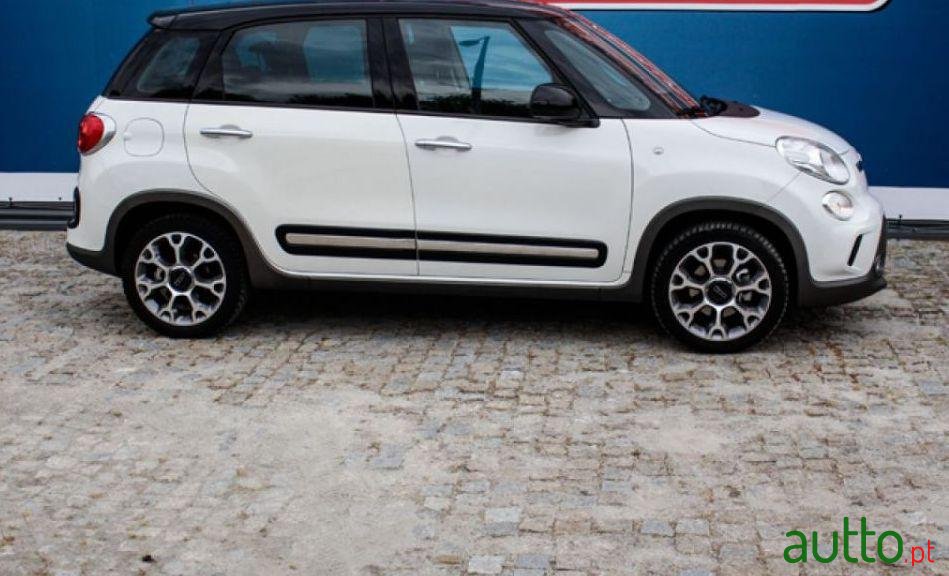 2016' Fiat 500L photo #1