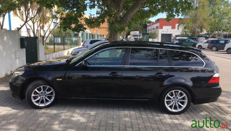 2008' BMW 520 Da Touring photo #3