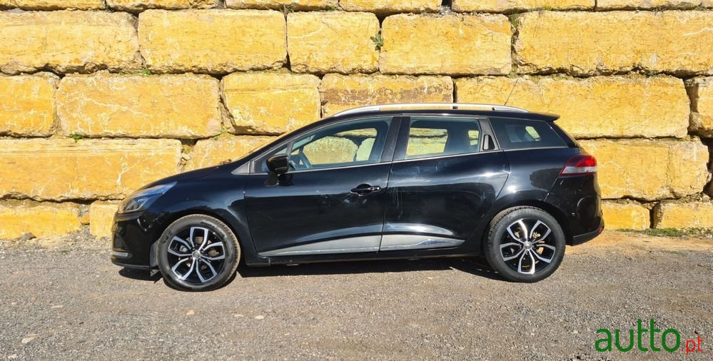 2018' Renault Clio Sport Tourer photo #3