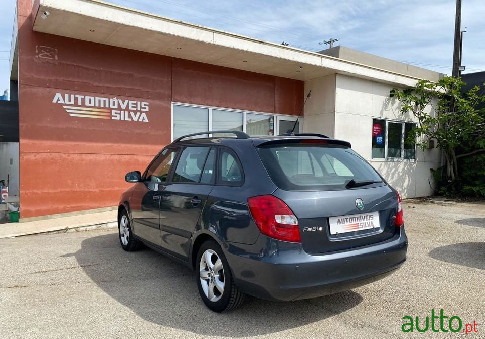 2012' Skoda Fabia Break photo #4