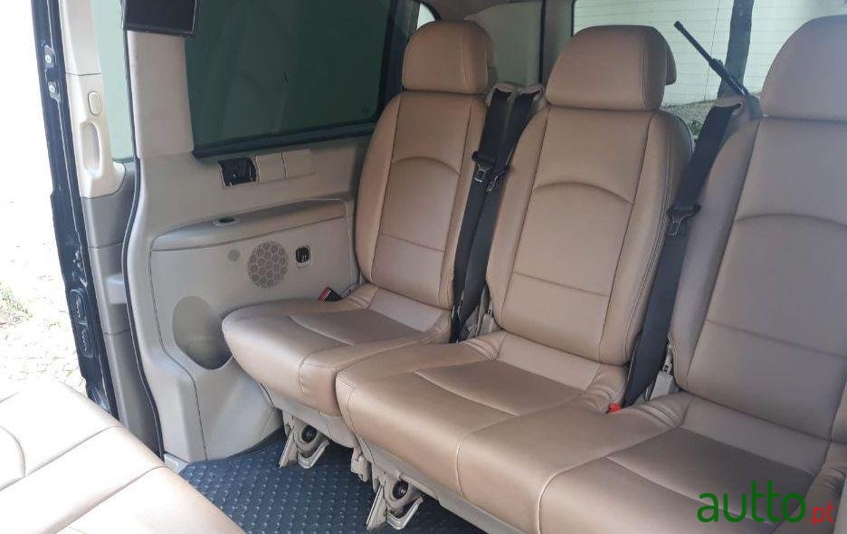 2008' Mercedes-Benz Viano Ambiente photo #1