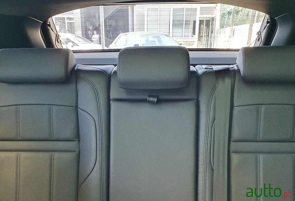 2023' Land Rover Range Rover Evoque photo #6