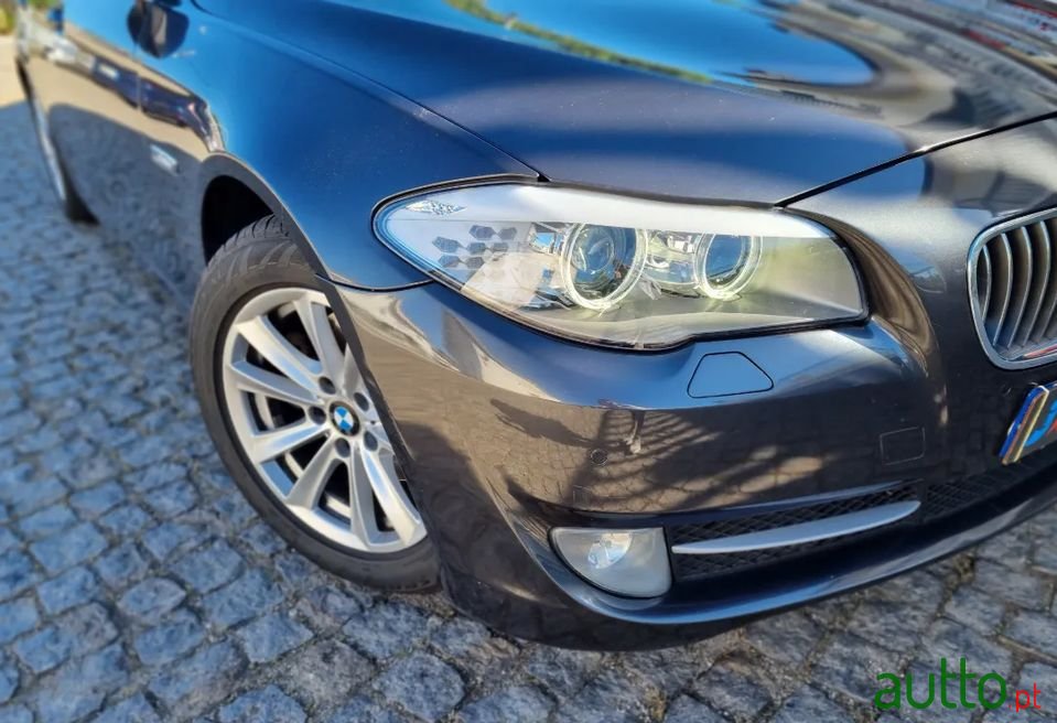 2013' BMW 520 photo #4