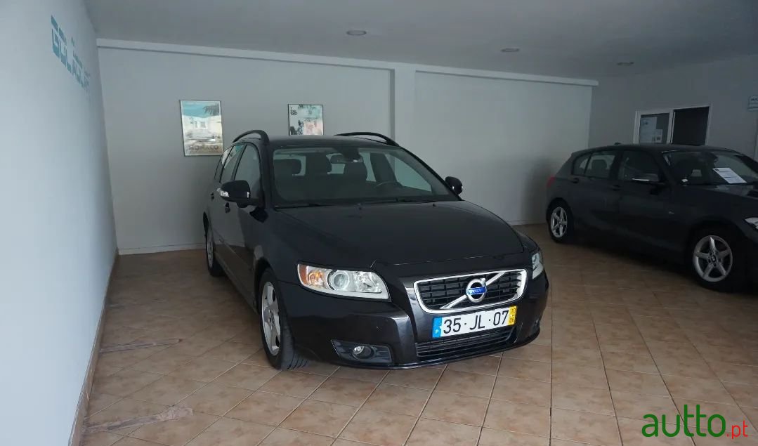 2010' Volvo V50 photo #2