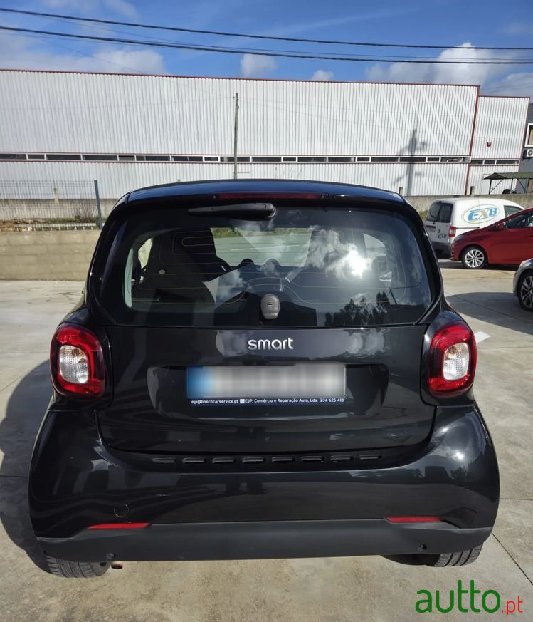 2019' Smart Fortwo Coupé photo #3