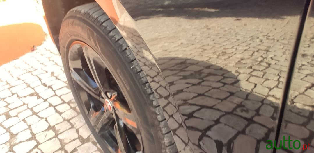 2018' Jaguar F-Pace photo #3