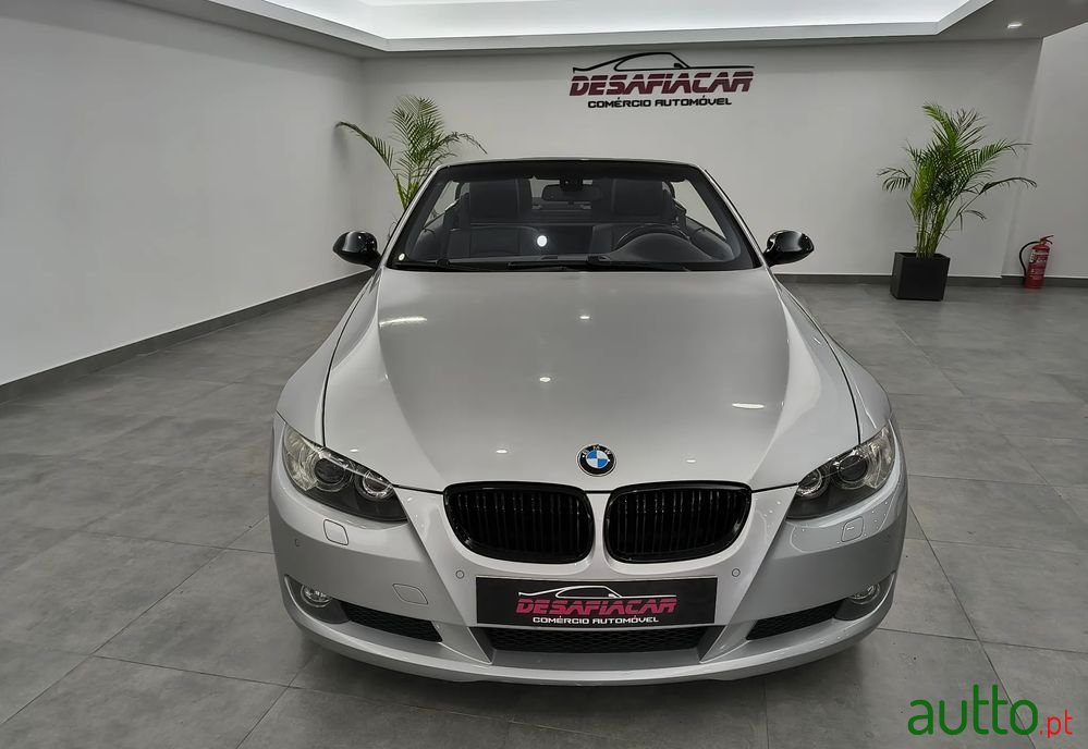 2008' BMW Série 3 I Cabrio photo #2