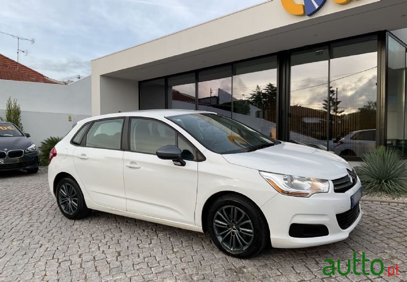 2017' Citroen C4 1.6 Bluehdi Feel photo #2