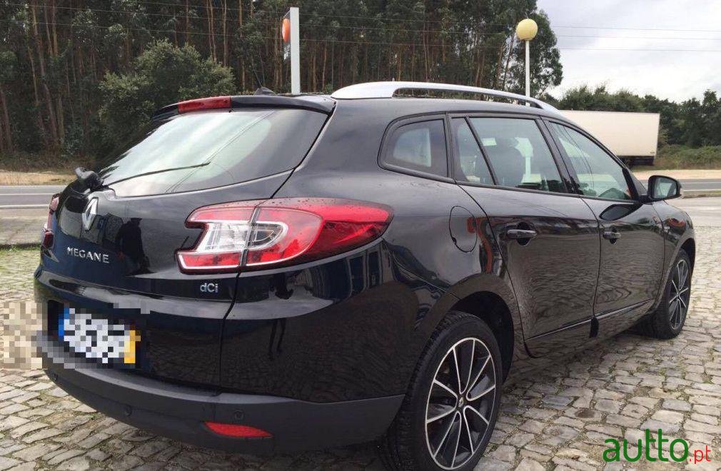 2012' Renault Megane Sport Tourer photo #3