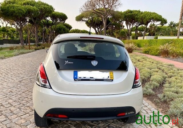 2011' Lancia Ypsilon photo #6