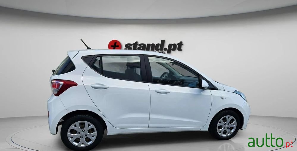 2016' Hyundai i10 1.0 Urban Gpl photo #4