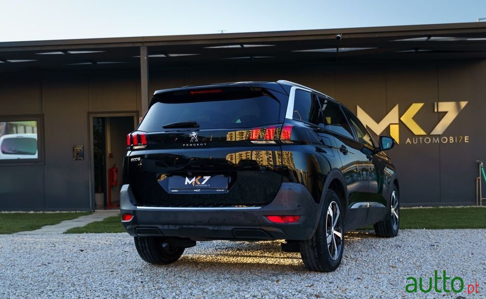 2019' Peugeot 5008 photo #5