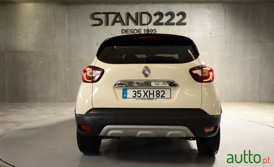 2019' Renault Captur photo #6