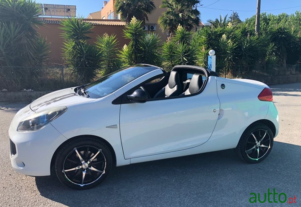 2011' Renault Wind photo #1