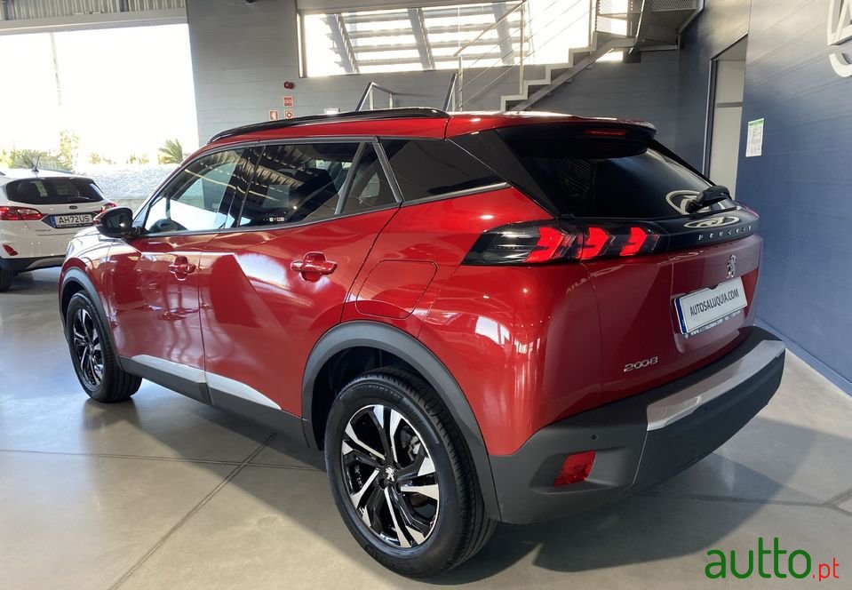 2021' Peugeot 2008 photo #4