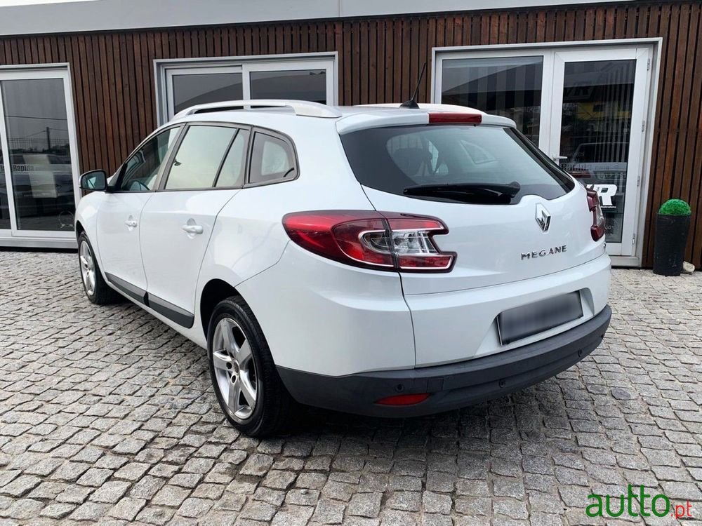 2012' Renault Megane Sport Tourer photo #5