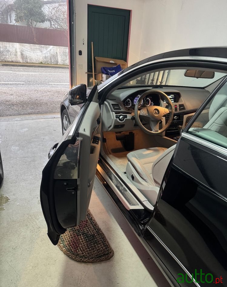 2010' Mercedes-Benz Classe E photo #5