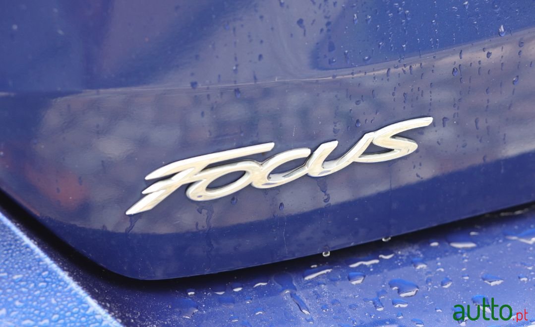 2017' Ford Focus photo #3