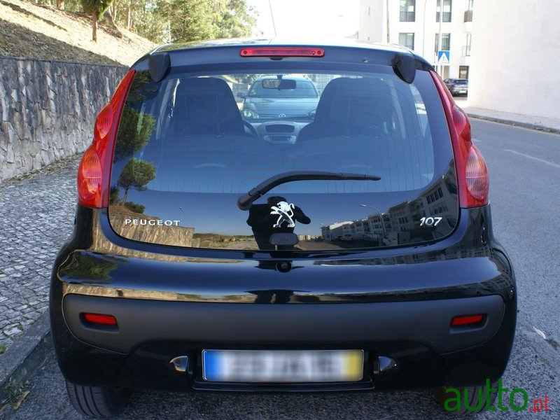 2010' Peugeot 107 photo #6
