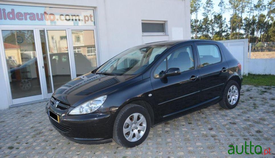 2005' Peugeot 307 1.4 Hdi Xt photo #2
