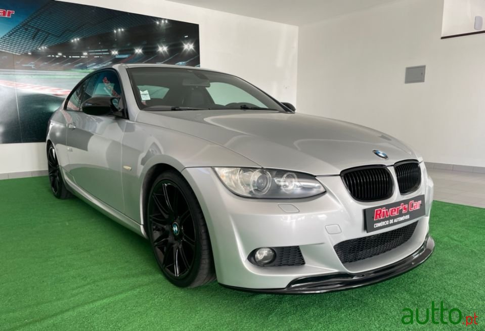 2008' BMW 320 photo #3