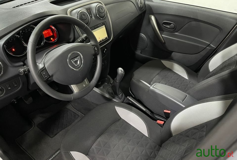 2016' Dacia Sandero Stepway para venda. Barcelos, Portugal