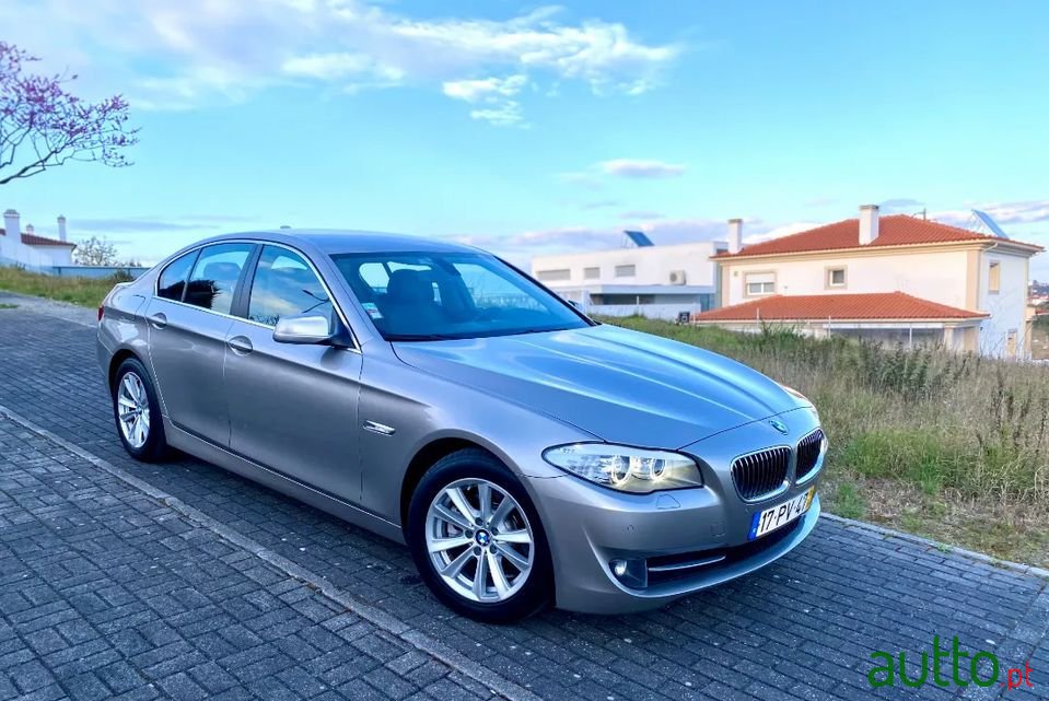 2012' BMW 520 photo #1