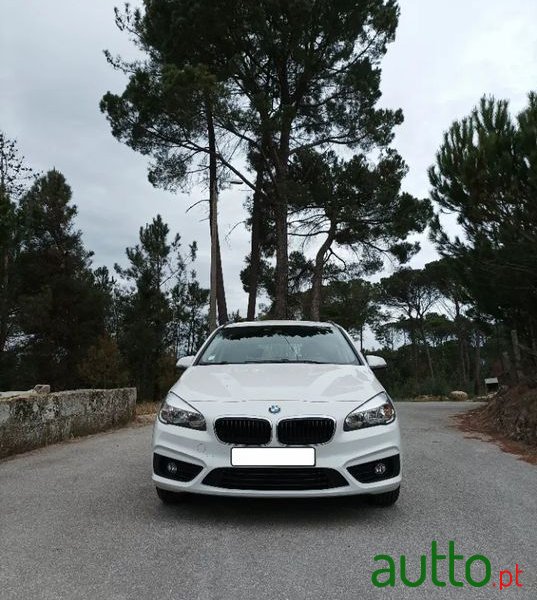 2015' BMW 216 Active Tourer photo #3