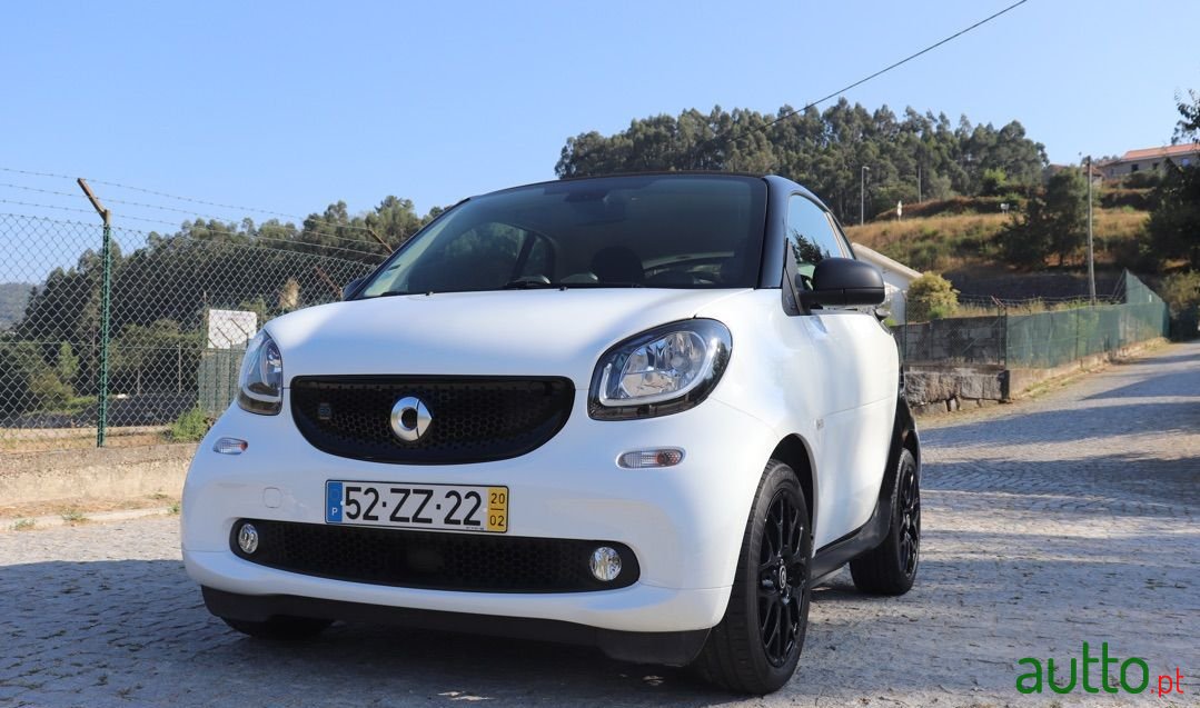 2020' Smart Fortwo photo #1