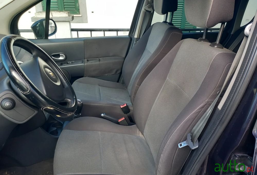 2008' Renault Grand Modus photo #5