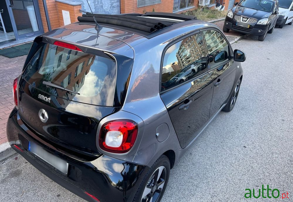 2020' Smart Forfour Electric Drive Passion photo #5