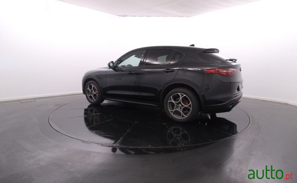 2022' Alfa Romeo Stelvio photo #4