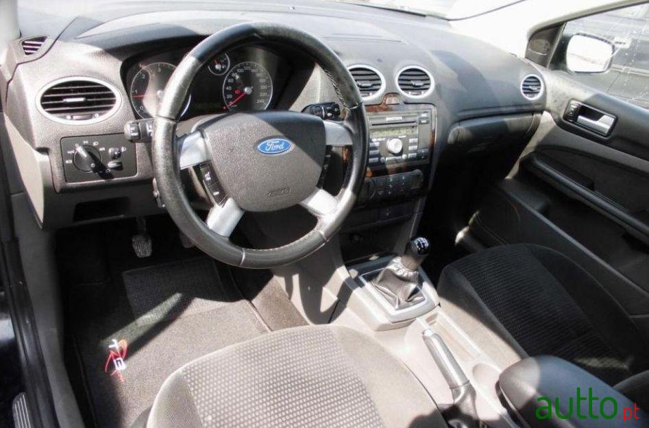 2007' Ford Focus Sw photo #3